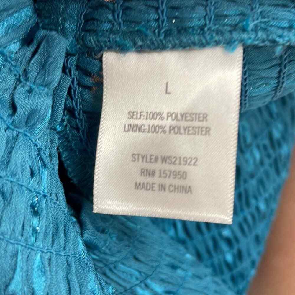 NWT Francesca’s Mi Ami Lauren Smocked Open Back Teal Blouse Size Large - Picture 4 of 4